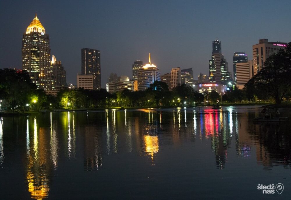 Bangkok nocą - Lumpini Park